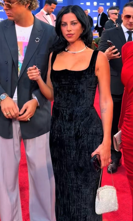 Victoria Villaroel, in our vintage 1970's evening bag at the Latin Grammy's